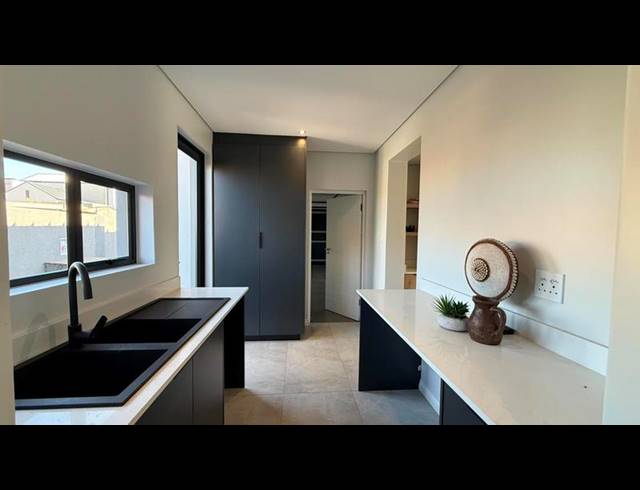 4 BEDROOM HOUSE FOR SALE IN FOUNTAINBROOK ESTATE